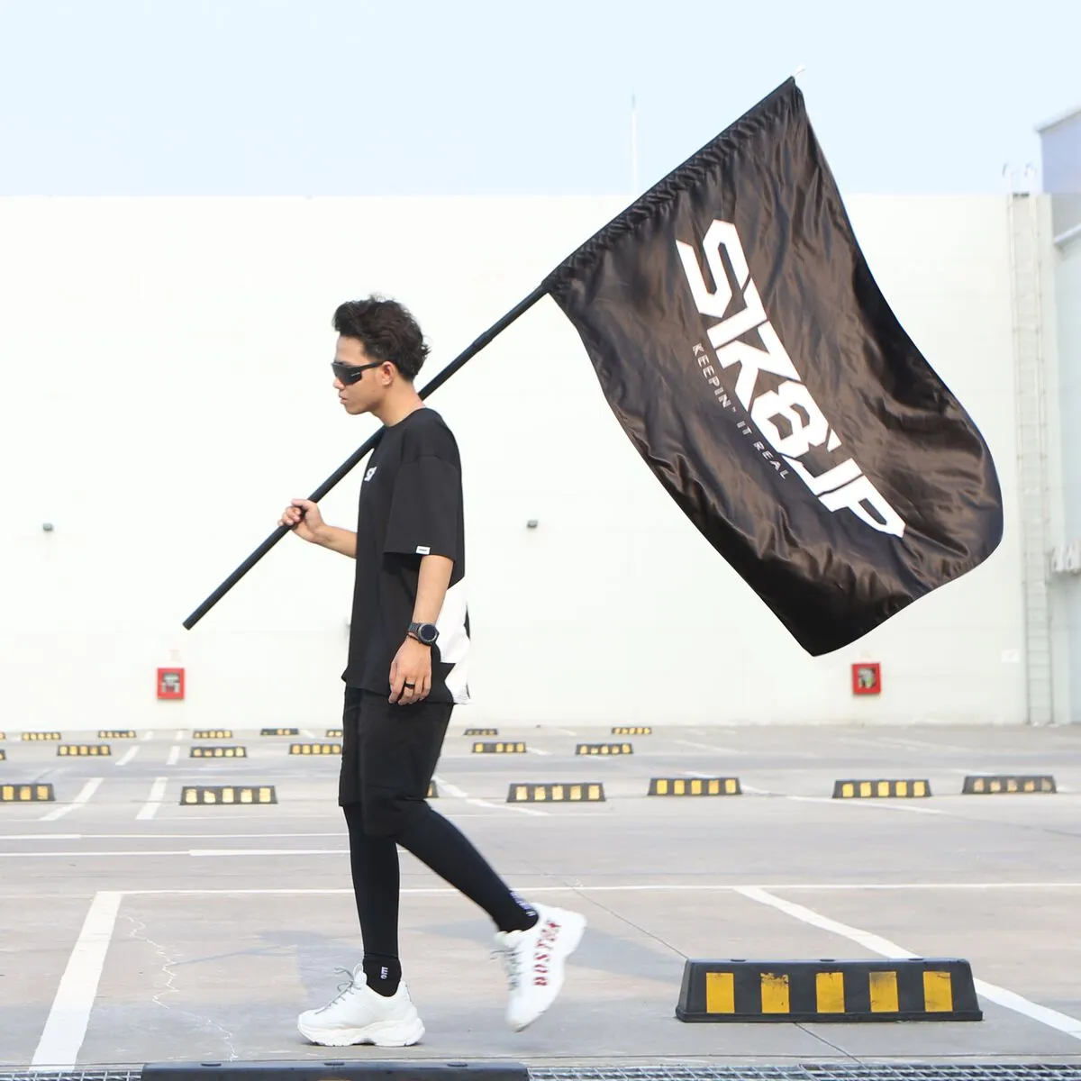 Str8up chào sân giữa tâm dịch: Liều lĩnh  và Tự tin