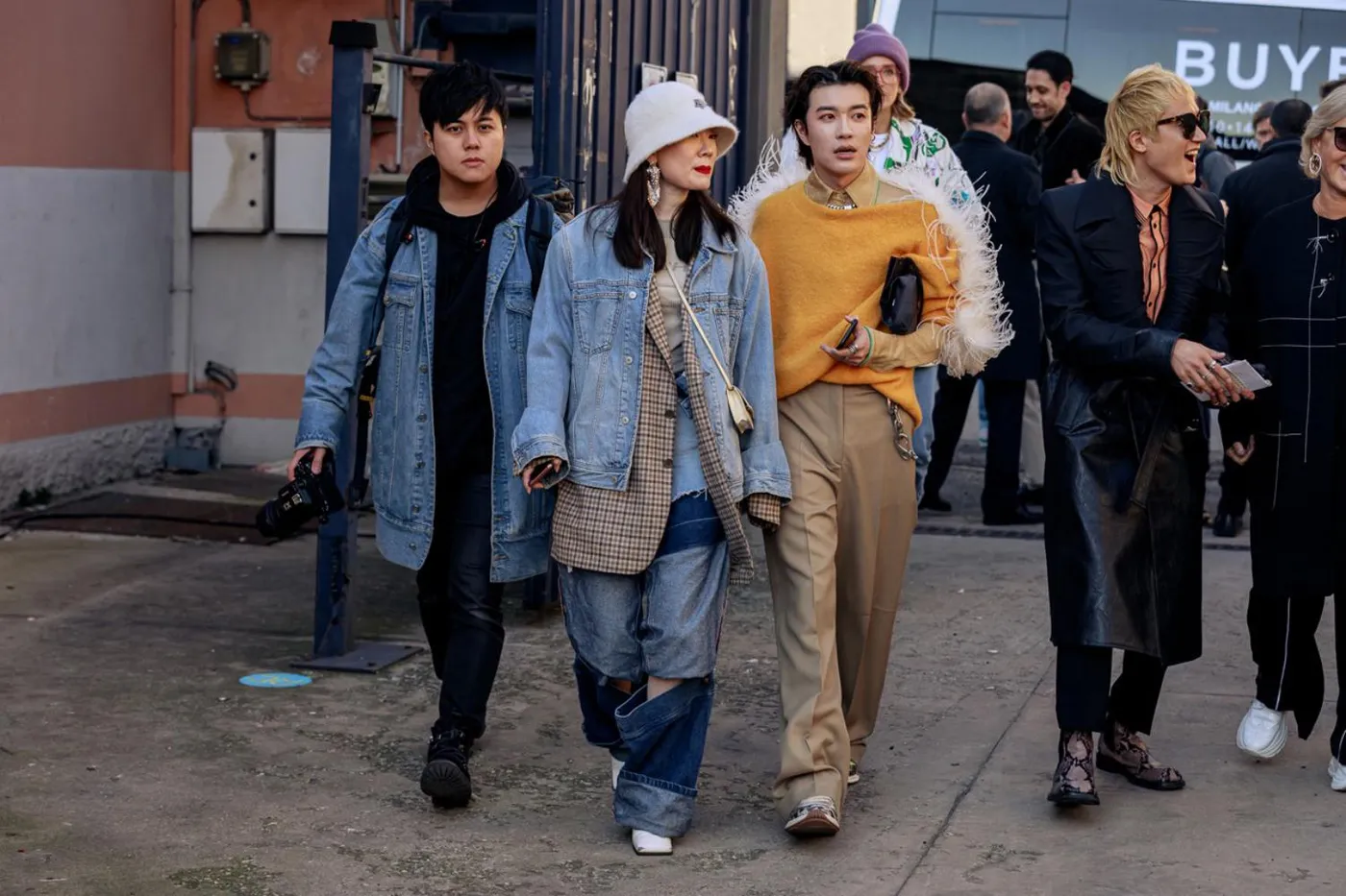 Loạt street stlye chất lượng hâm nóng tuần lễ thời trang Milan 2020