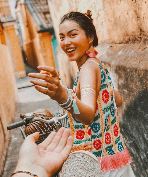 LÊ HÀ TRÚC - Mang nét cổ điển và nữ tính qua từng chất liệu mềm mại, bay bổng