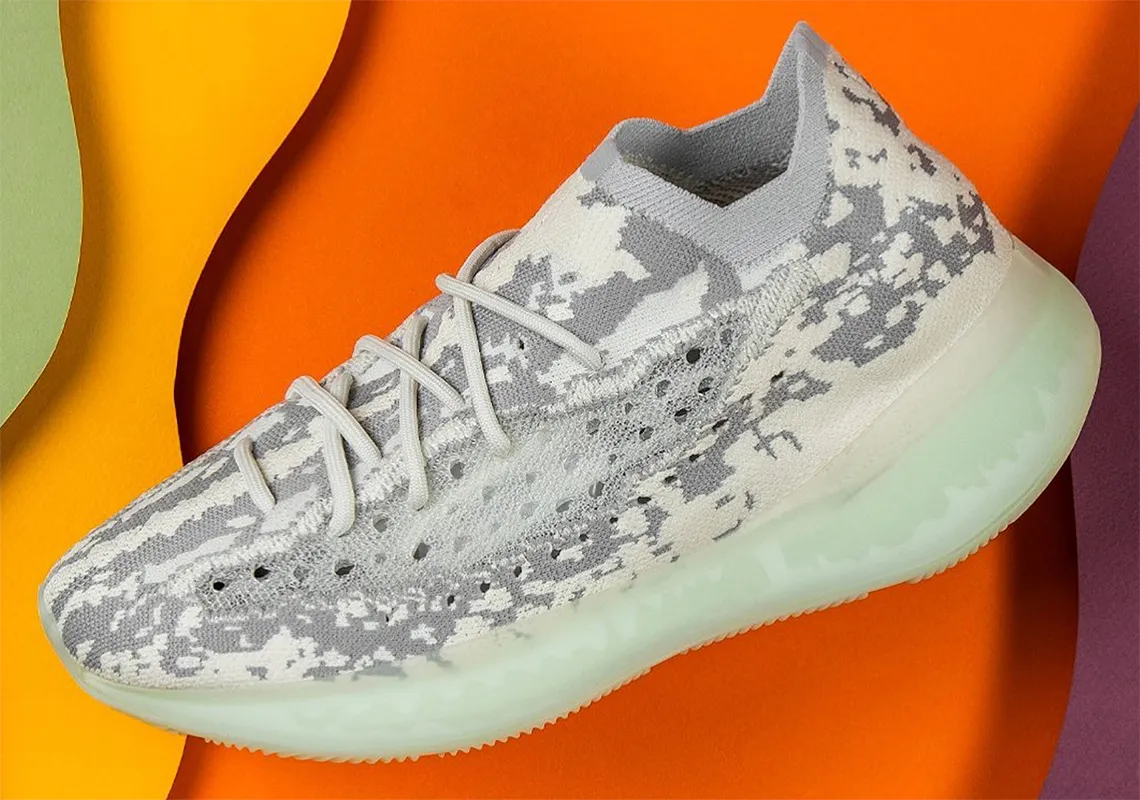 adidas Yeezy 380 "Alien" sẽ trở lại vào tháng 12