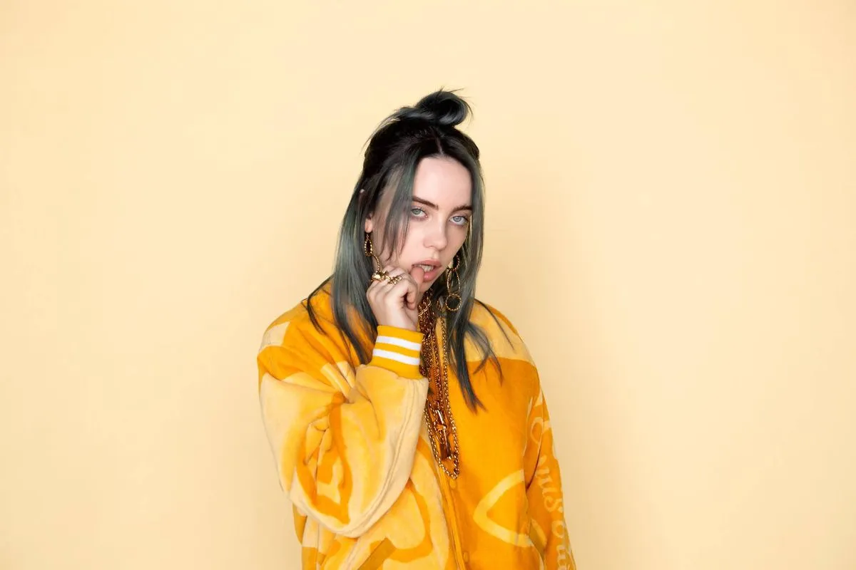 Billie Eilish - Mang cả bóng tối bao trùm vũ trụ điện ảnh James Bond