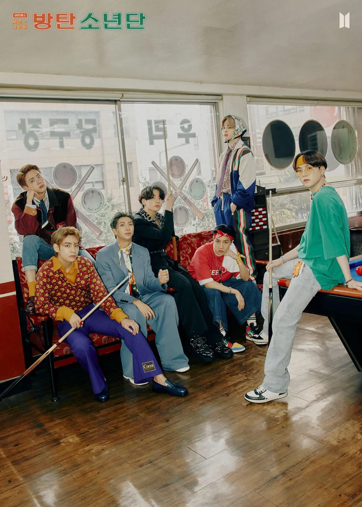 Sát ngày ra mắt album, BTS “nhá hàng” cùng loạt ảnh retro đầy ấn tượng