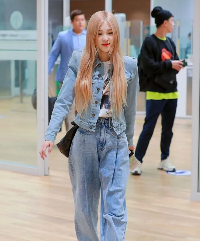 Thời trang sân bay của Rosé Blackpink