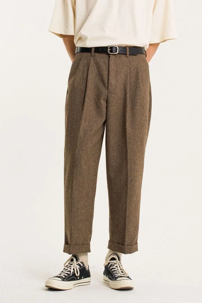 Quần Wool Trousers là sự kết hợp giữa cổ điển và hiện đại