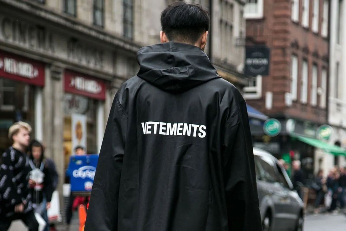 Vetements cùng tài khoản bí ẩn trên mạng xã hội