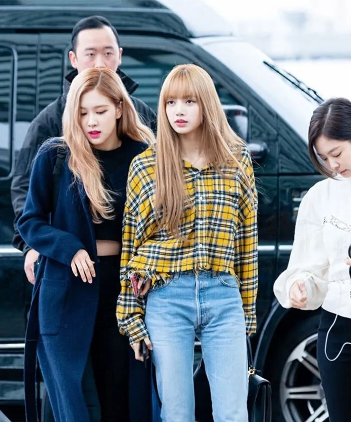 Thời trang sân bay của Lisa Blackpink