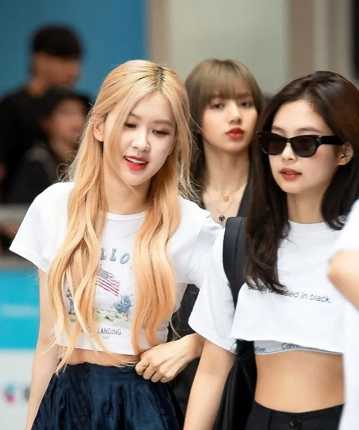 Thời trang sân bay của Rosé Blackpink