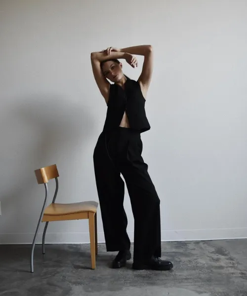 CHRISTIE TYLER – BLOG NYCBAMBI: Instagram dành riêng cho những cô nàng muốn mang đến sự đột phá trong phong cách thời trang tối giản.
