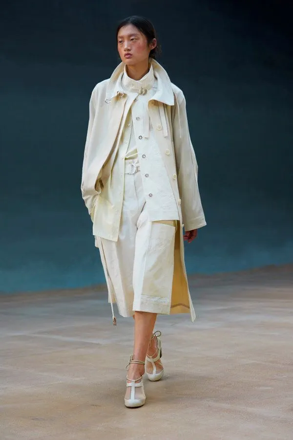[GÓC NHÌN] Lemaire Spring 2022 - Vẫn cứ là sang trọng