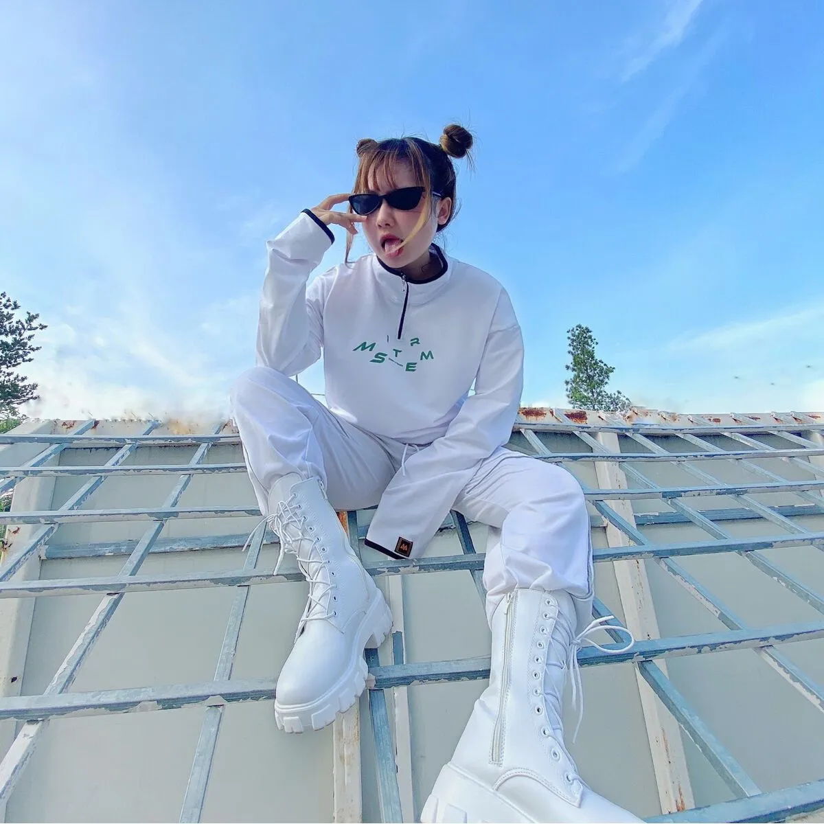 Mua 1 nhưng được 3 chỉ có thể là Misterm