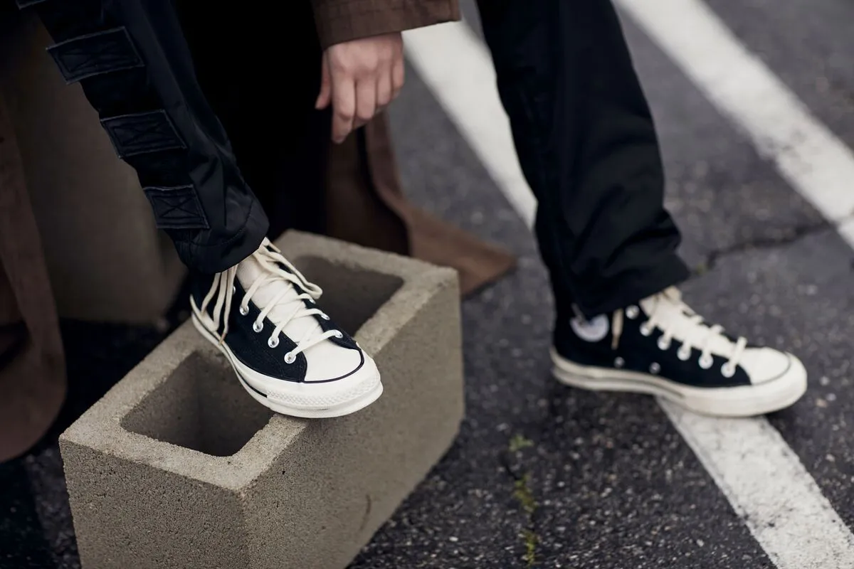 Chỉ 50 đôi Converse x Fear of God Essentials duy nhất sẽ được mở bán tại Việt Nam