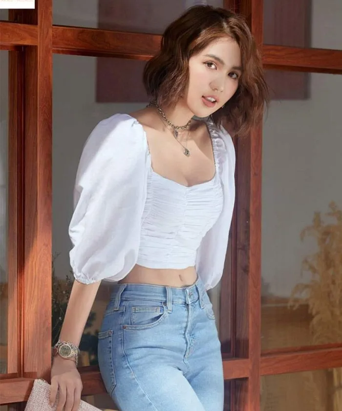 Phối đồ với áo croptop tay dài