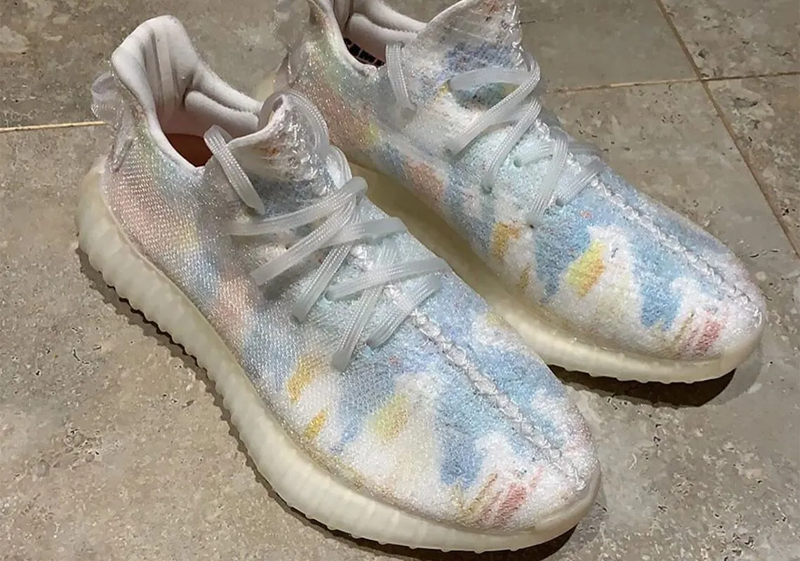 Một phiên bản Yeezy 350.v2 độc đáo vừa lộ diện