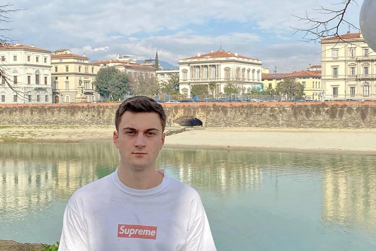 Bộ sưu tập Supreme Box Logo T-Shirt đồ sộ nhất sẽ chính thức được đấu giá