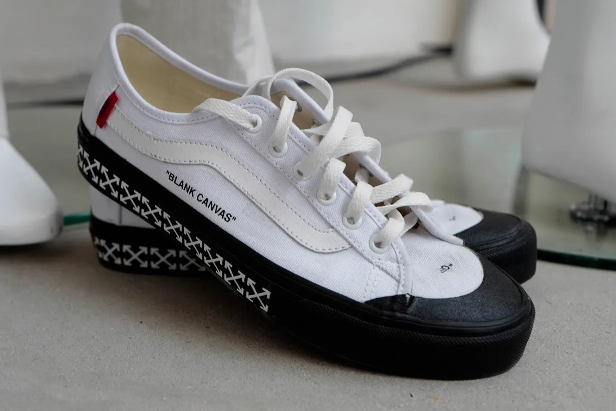 Lại thêm một cú "nhá hàng" đến từ Off-White™ x Vans Black Ball HI