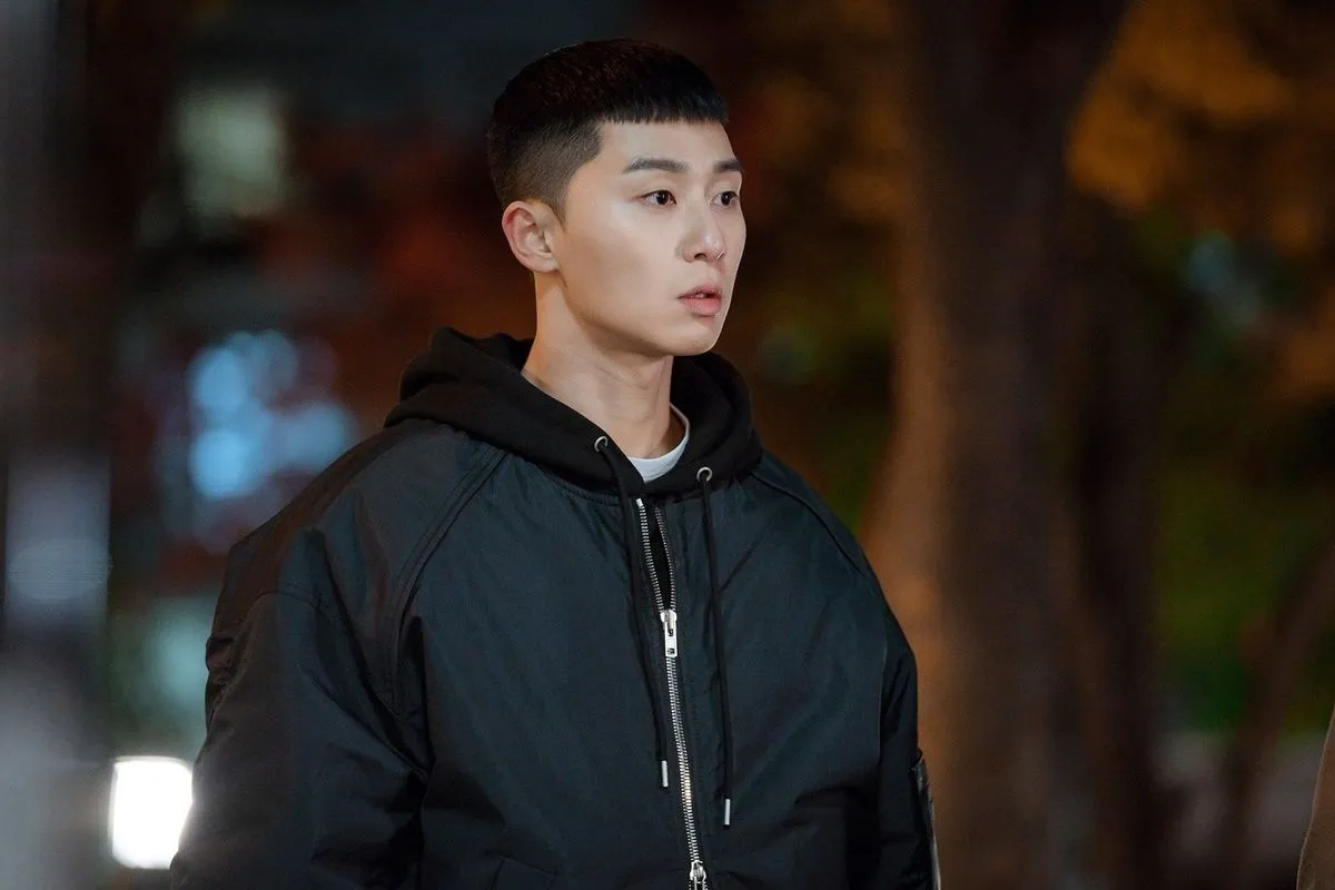Biến hóa 50 sắc thái Hoodie cùng nam chính Itaewon Class