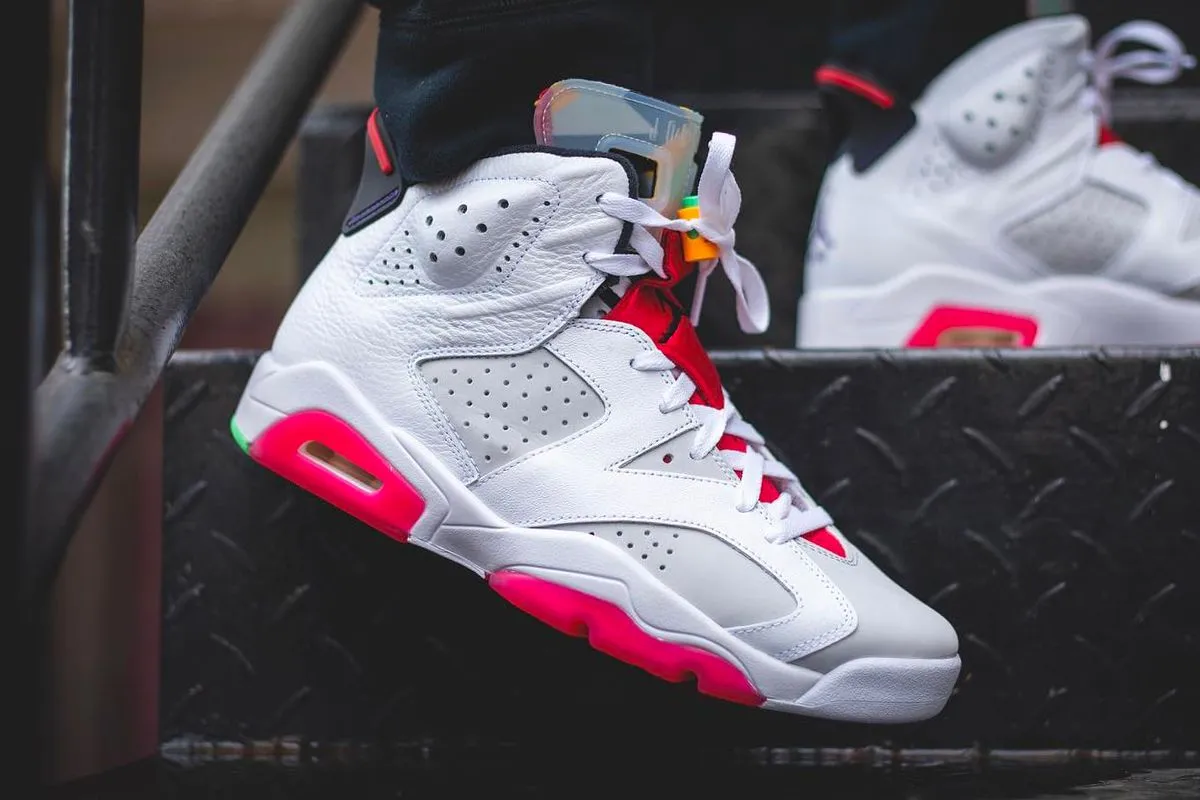 Bunny-Themed Air Jordan 6 - Chú thỏ chiến sẵn sàng tiến vào đường đua