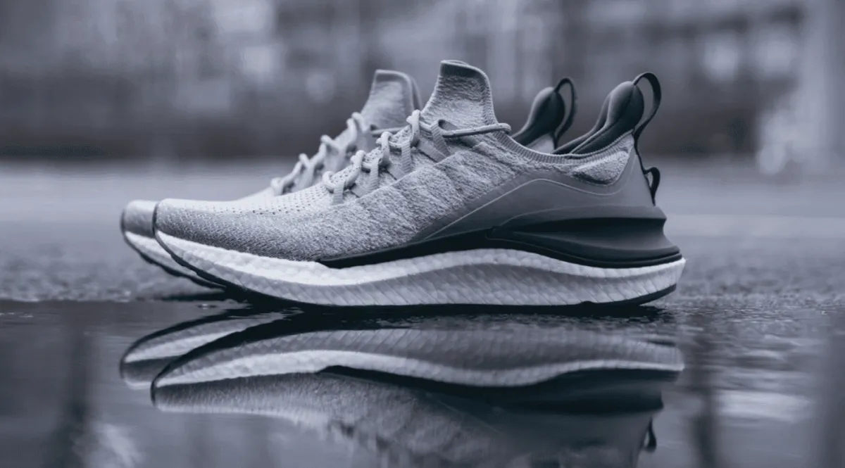 Xiaomi tạm ngưng ra mắt điện thoại để bất ngờ giới thiệu sneaker chất lừ