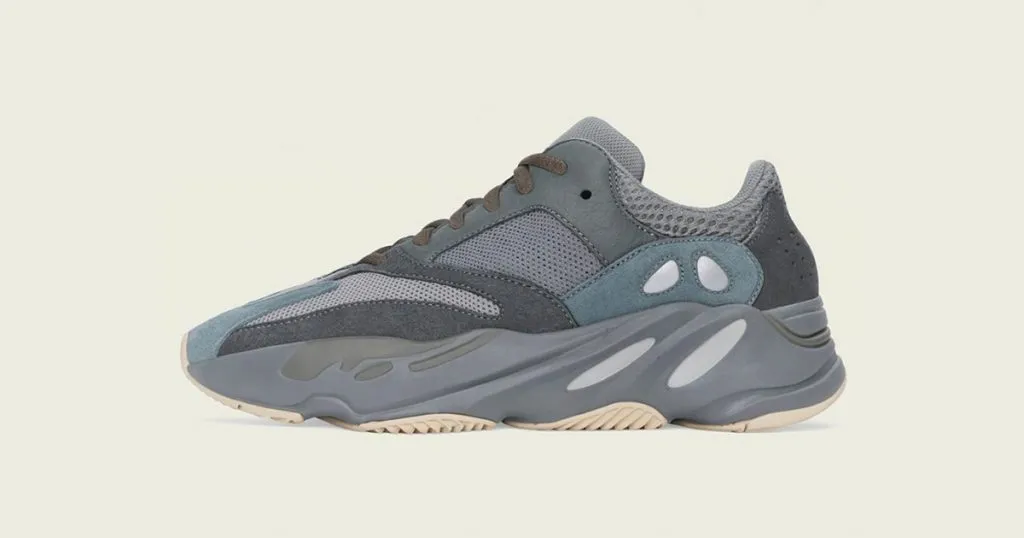 Một phối màu mới của Yeezy 700 đã sẵn sàng ra mắt