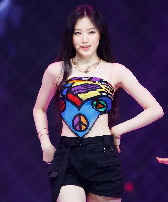 Dùng khăn bandana làm áo