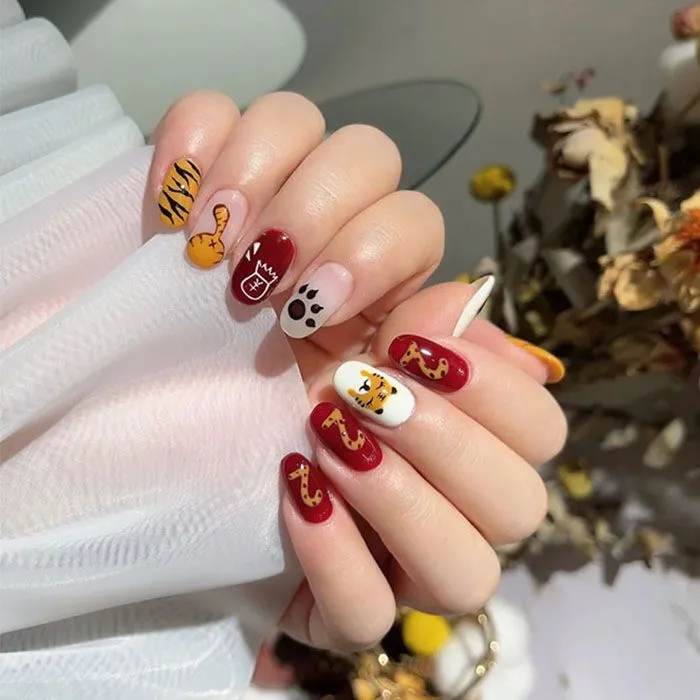 Nail đẹp hình chú hổ xinh xắn