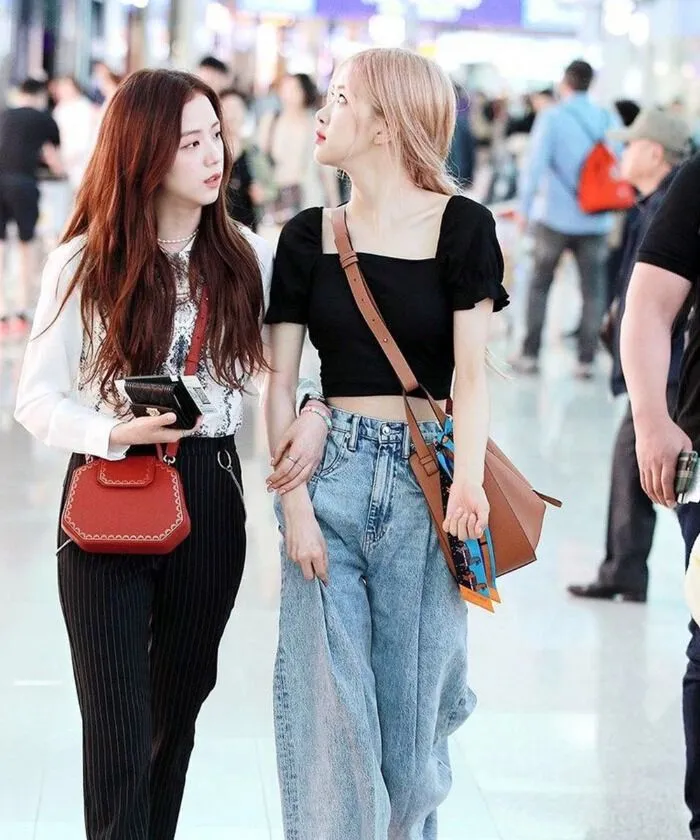 Thời trang sân bay của Rosé Blackpink