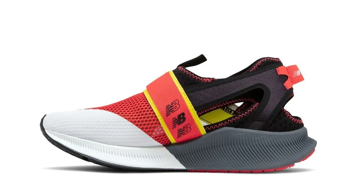 Tóm lại thì: New Balance ra mắt dép hay giày?