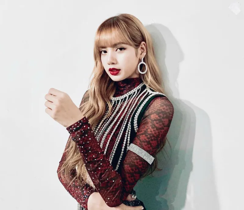LISA (BLACKPINK) và Top sao Hàn sở hữu thương hiệu thời trang riêng