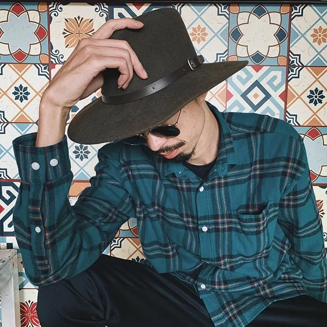 đen vâu nón fedora cổ điển