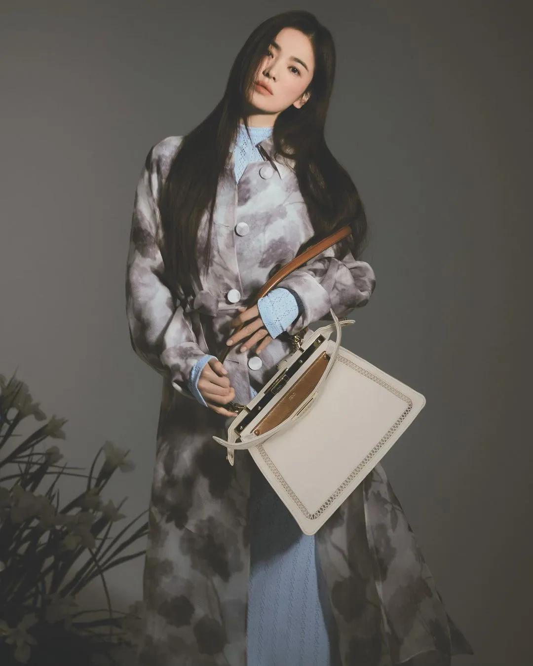 Song Hye Kyo là nữ diễn viên Hàn Quốc đầu tiên trở thành đại sứ Fendi