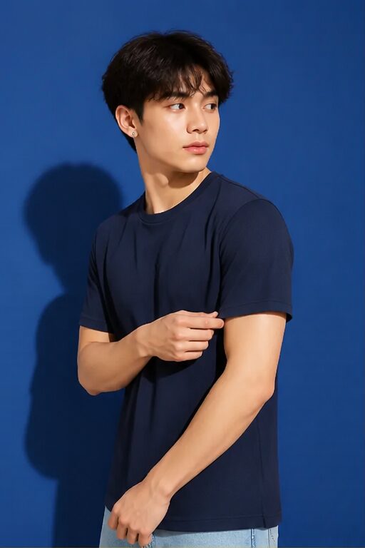 áo thun cotton xanh navy, cổ tròn, tay ngắn.