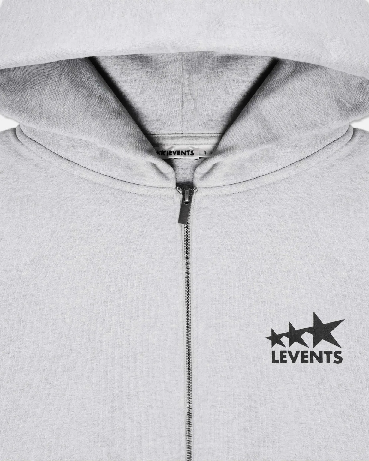 Cổ áo, khóa kéo và logo trên hoodie Levents. Ảnh: Levents.